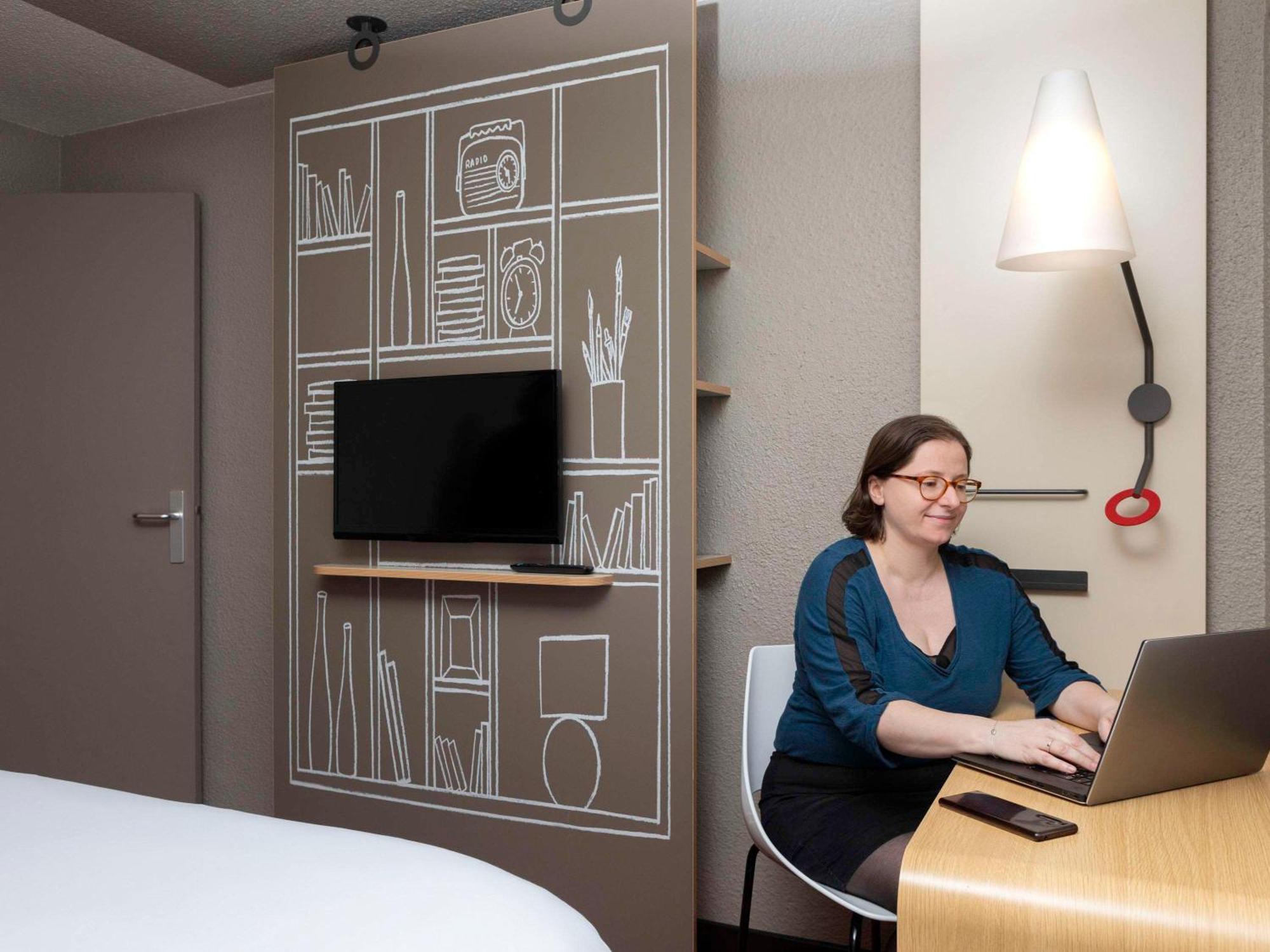 Ibis Paris Porte De Bercy Charenton-le-Pont Esterno foto