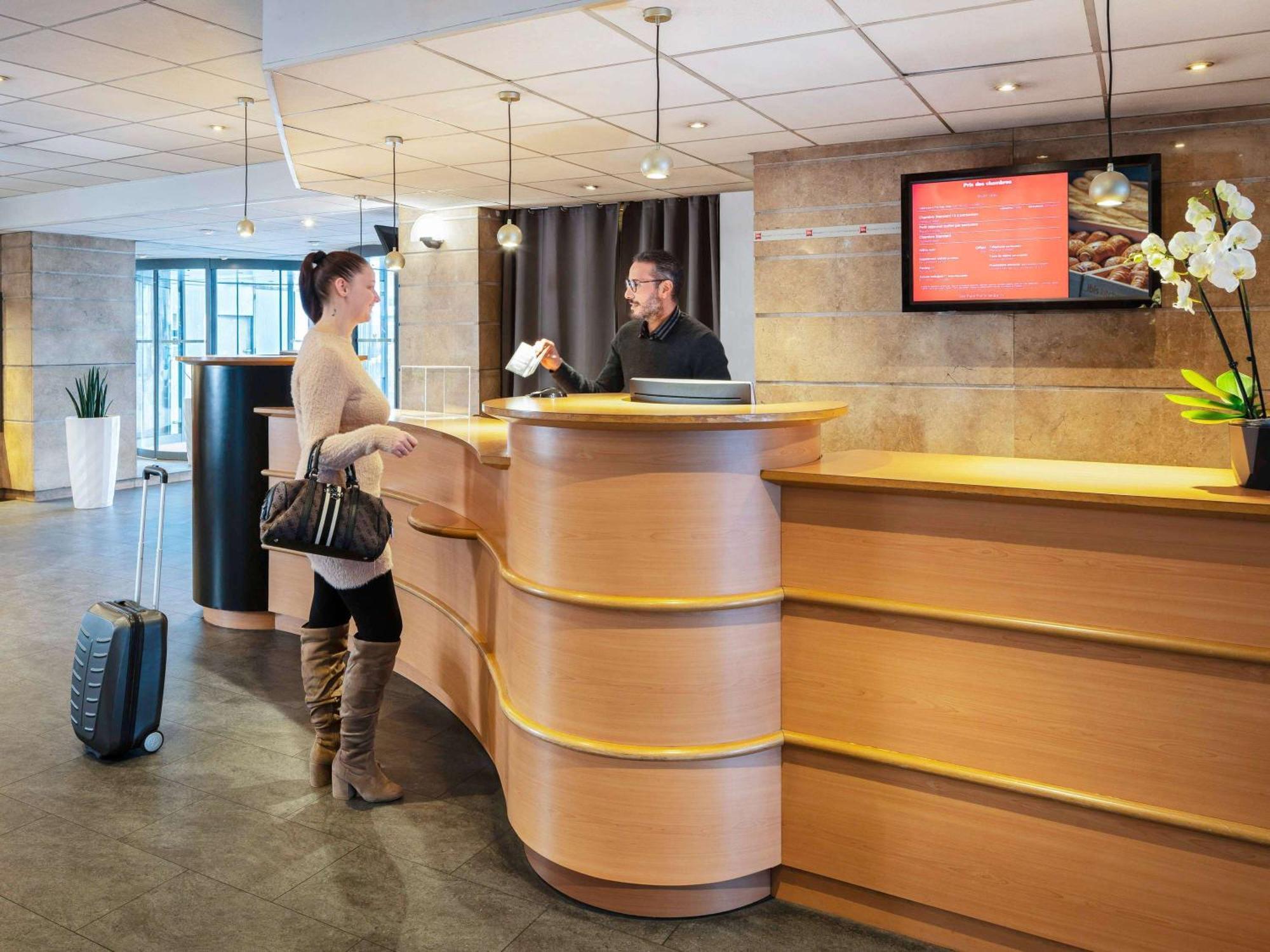 Ibis Paris Porte De Bercy Charenton-le-Pont Esterno foto